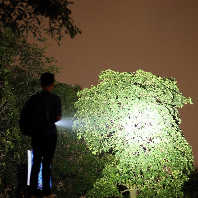 SKYFIRE SF-471 P70 1200 Lumens 5 Modes LED Flashlight USB Charging Super Bright Magnetic Attraction Tactical Torch Lamp
