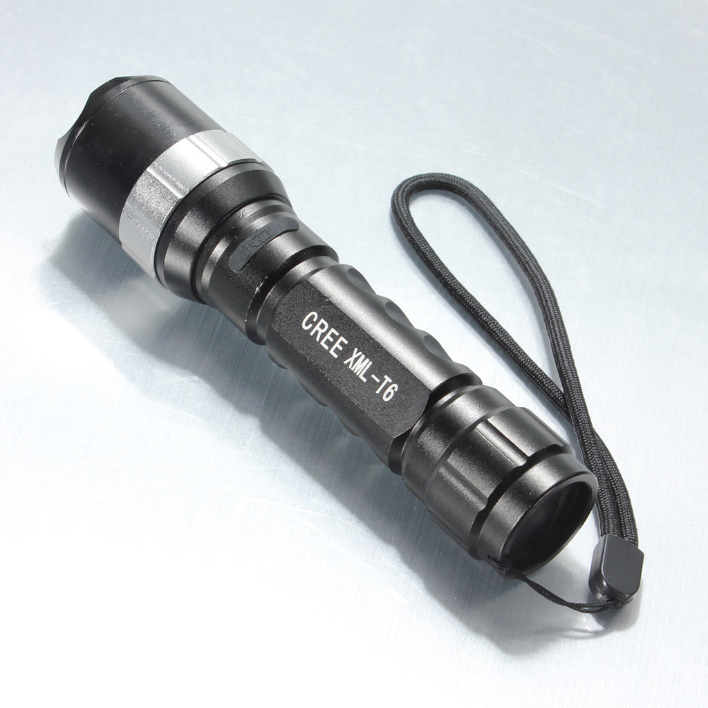 Ultrafire   T6 1800Lm 12W Rechargeable Zoomable LED Flashlightt