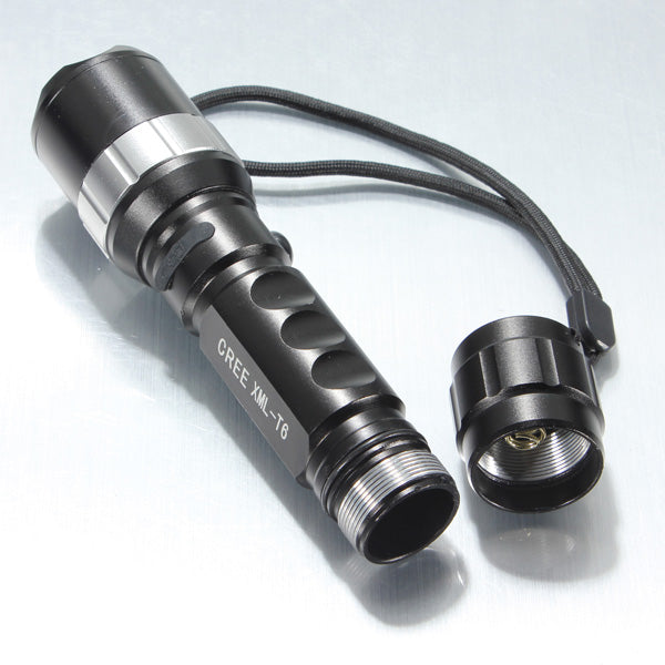 Ultrafire   T6 1800Lm 12W Rechargeable Zoomable LED Flashlightt