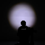 XANES A100  T6 800Lumens 5Modes Brightness Zoomable Tactical LED Flashlight Suit + Charger + Battery Charger